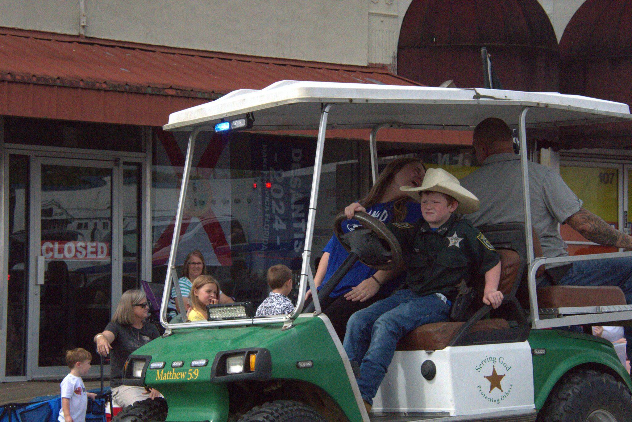 Rodeo parade delights Bonifay crowd